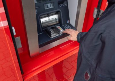 LowLiner 6.8 – Mobile bank branch - Mobile ATM
