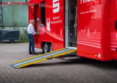 LowLiner 6.8 – Mobile bank branch - Mobile ATM - wheelchair ramp
